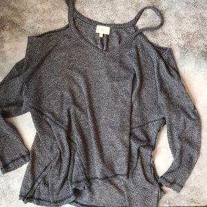 Deletta- Super fun and cute off shoulder top